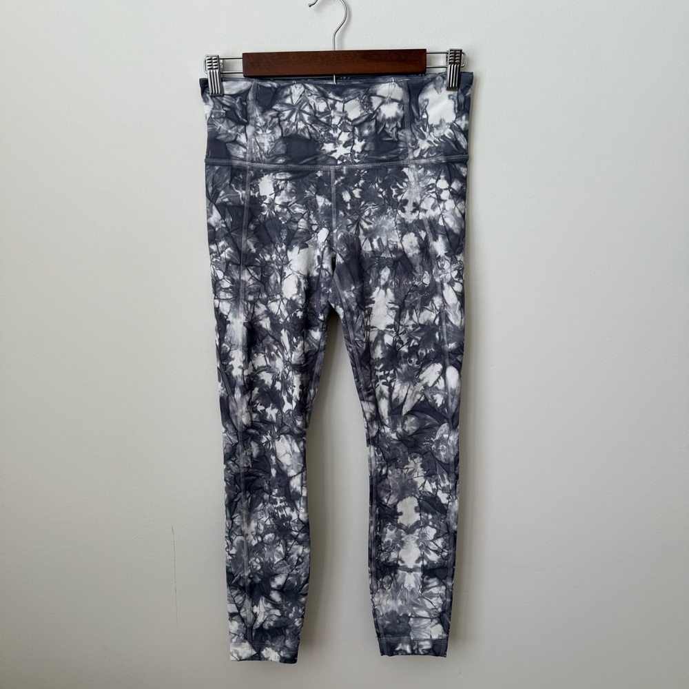 Athleta Smokey Tie Dye Leggings Grey and‎ White 23” Size Small